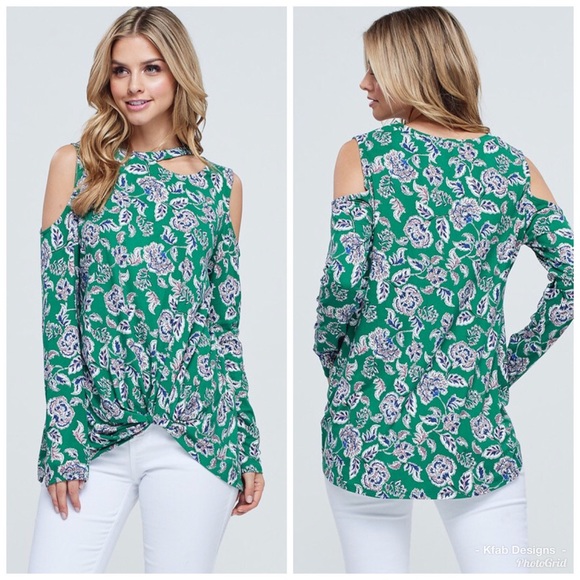 LAST 1! 🛍 Stunning Cold Shoulder Top W/cutout! - Picture 4 of 8